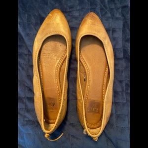 Frye Tan women flats size 6